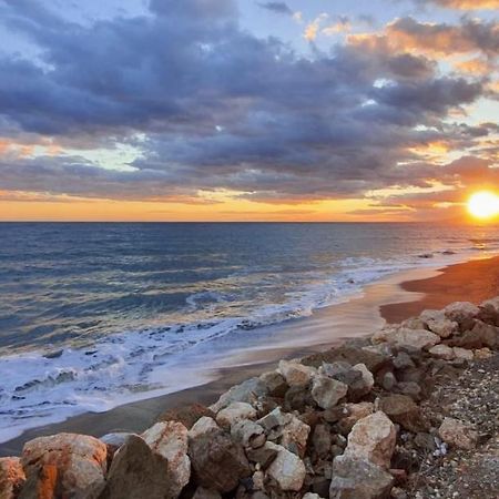Suites Beach Nature 벨레즈 말라가 외부 사진