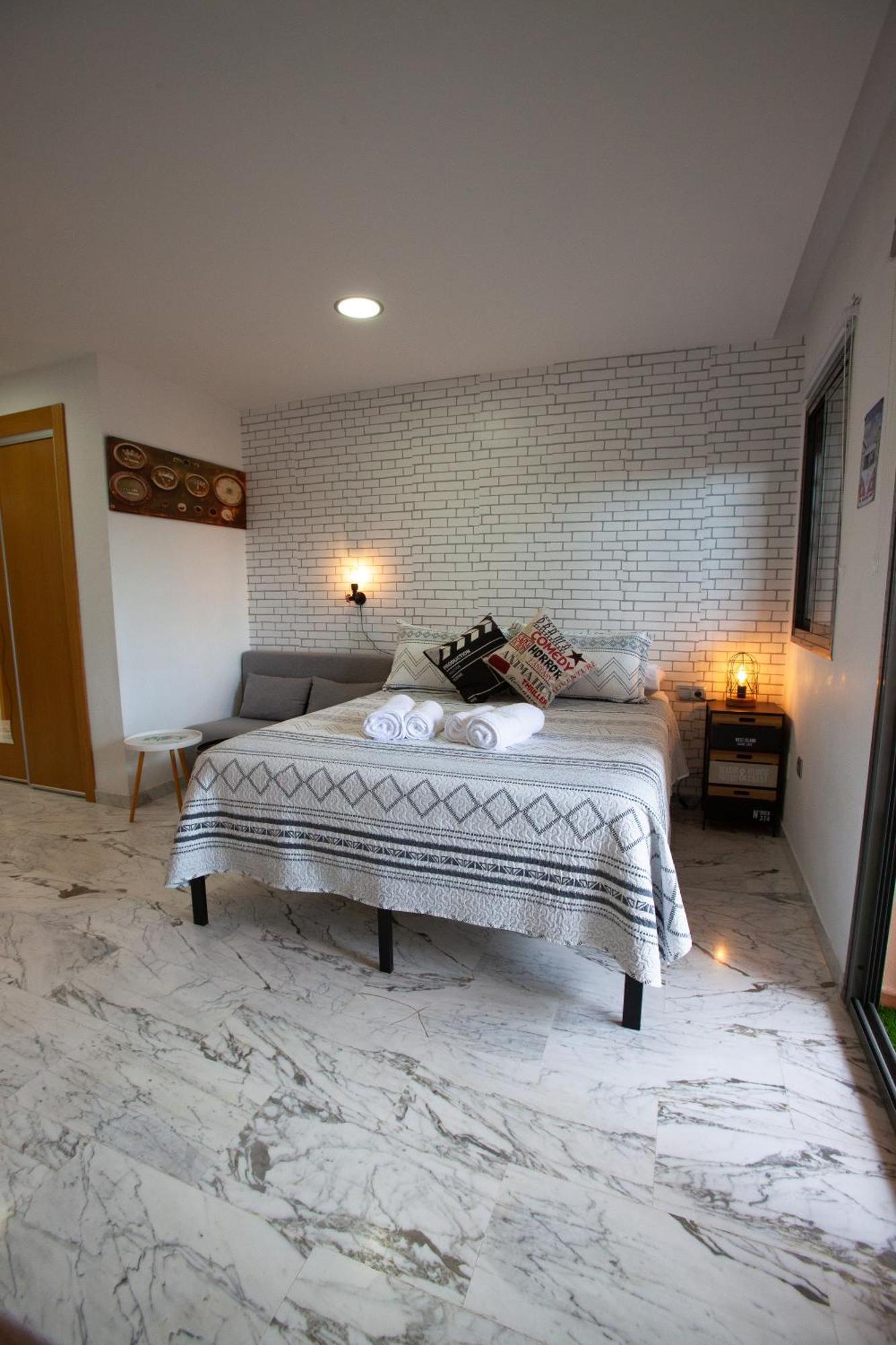 Suites Beach Nature 벨레즈 말라가 객실 사진